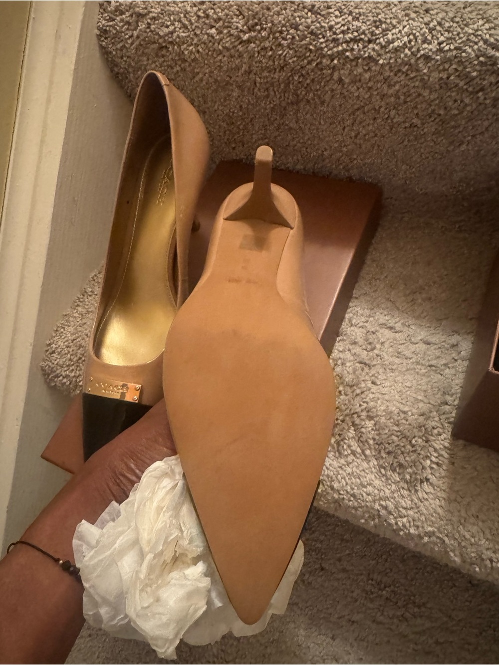 NWT Coach Two-Tone Tan and Black Pointed-Toe Pump - Picture 5 of 10
